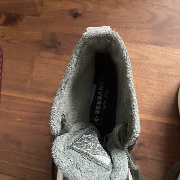 Converse Chuck 70 Hi top leather trainers with faux fur lining in utility green - Picture 8 of 13